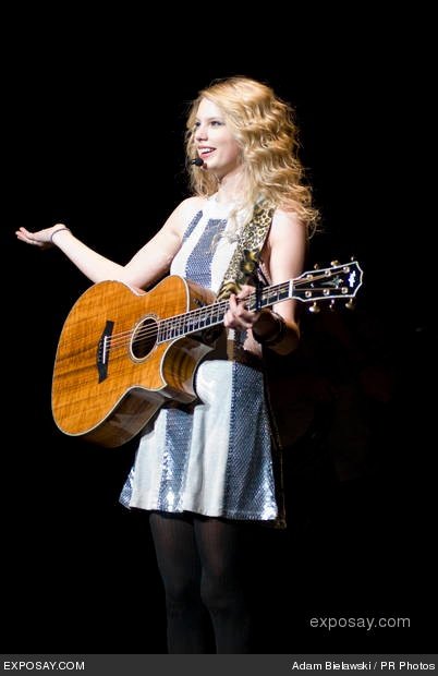 Taylor Swift — @ Rialto Square Theatre — photo 34