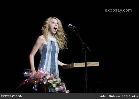 Taylor Swift — @ Rialto Square Theatre — photo 36
