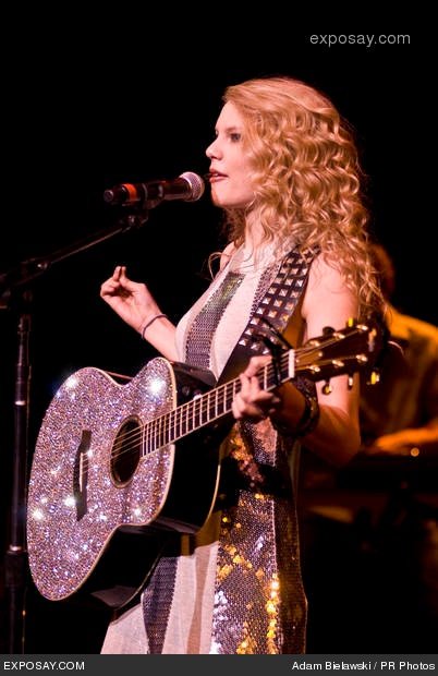 Taylor Swift — @ Rialto Square Theatre — photo 37