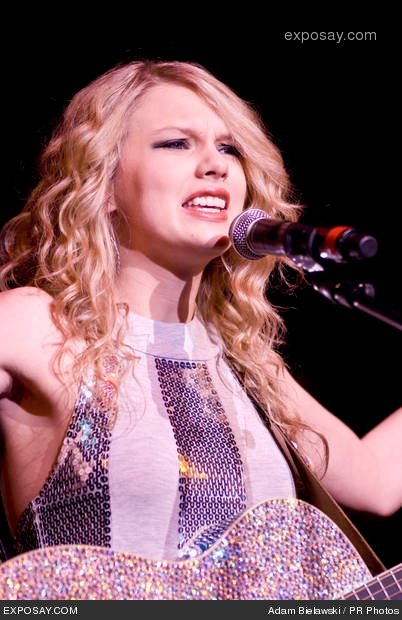 Taylor Swift — @ Rialto Square Theatre — photo 38