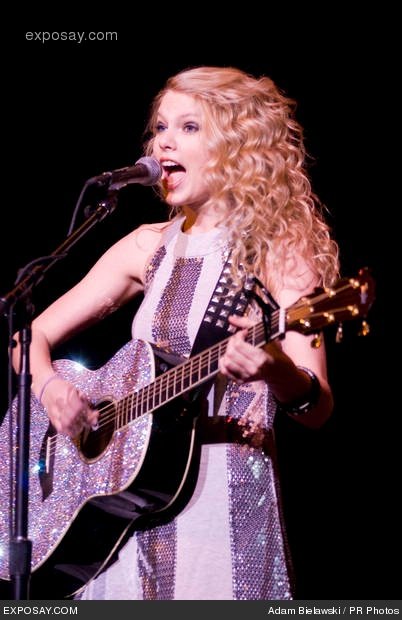 Taylor Swift — @ Rialto Square Theatre — photo 44