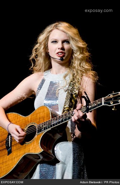 Taylor Swift — @ Rialto Square Theatre — photo 45