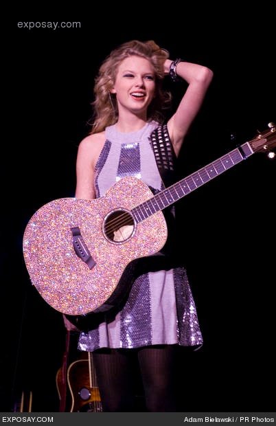 Taylor Swift — @ Rialto Square Theatre — photo 47