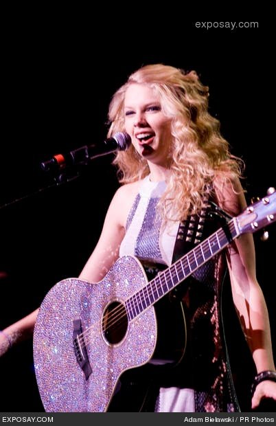 Taylor Swift — @ Rialto Square Theatre — photo 48