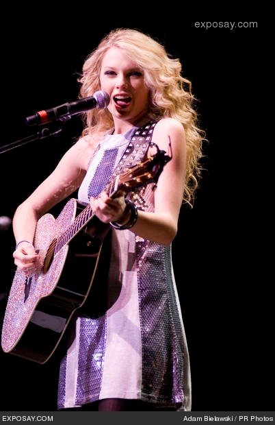 Taylor Swift — @ Rialto Square Theatre — photo 51