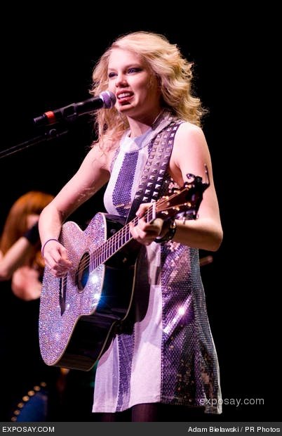 Taylor Swift — @ Rialto Square Theatre — photo 52