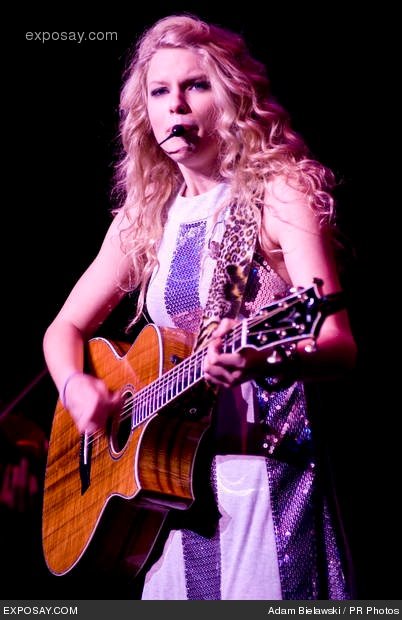Taylor Swift — @ Rialto Square Theatre — photo 63