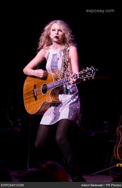 Taylor Swift — @ Rialto Square Theatre — photo 64
