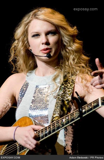 Taylor Swift — @ Rialto Square Theatre — photo 66