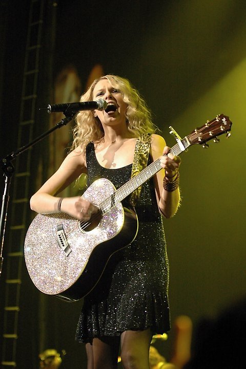 Taylor Swift — Sound and Speed — photo 7