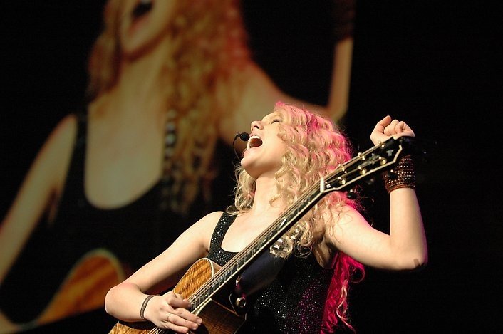 Taylor Swift — Sound and Speed — photo 23