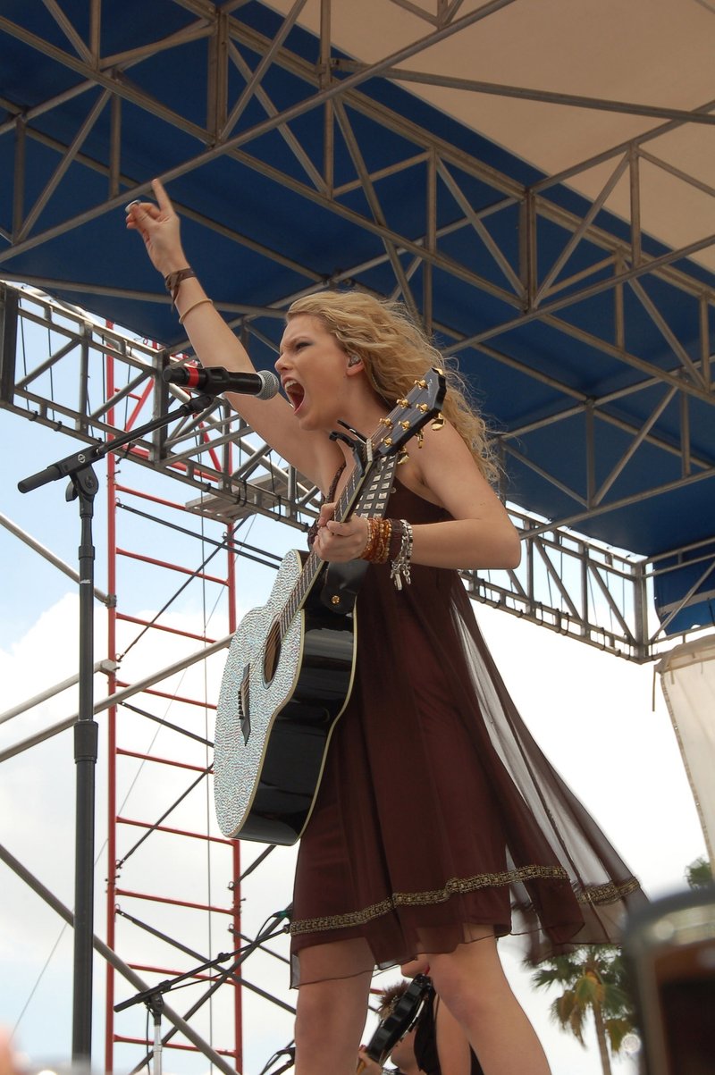 Taylor Swift — South Florida Country Music Festival — photo 44