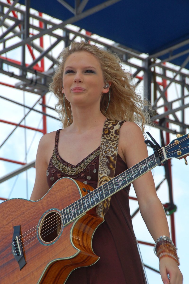 Taylor Swift — South Florida Country Music Festival — photo 47