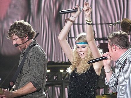 Taylor Swift — @Superpages.com Center ,Dallas — photo 2