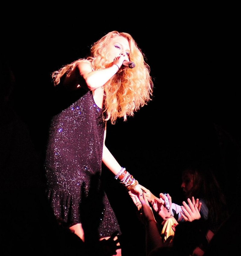 Taylor Swift — @ the Jonas Brothers Burning Up Tour Anaheim concert — photo 14