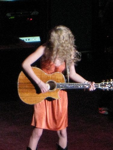 Taylor Swift — @the Wilshire Theatre — photo 3