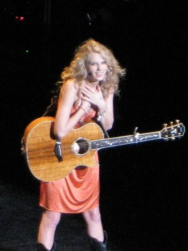 Taylor Swift — @the Wilshire Theatre — photo 7