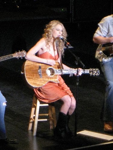 Taylor Swift — @the Wilshire Theatre — photo 10