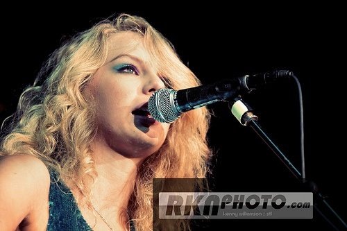 Taylor Swift — @ Verizon Wireless Amphitheater, St. Louis, MO — photo 6