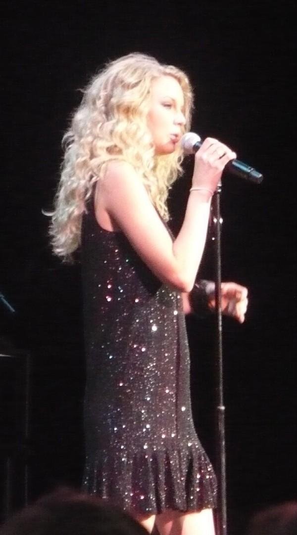 Taylor Swift — @Virginia Beach, Virginia — photo 13