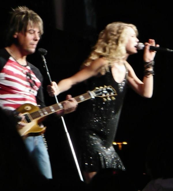Taylor Swift — @Virginia Beach, Virginia — photo 14