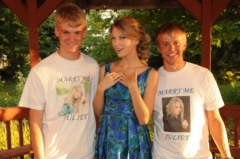 Taylor Swift — 17th Annual Country Thunder USA — photo 24