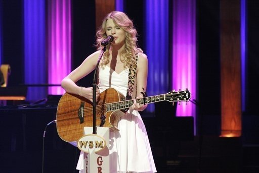 Taylor Swift — April 14 - Grand Ole Opry — photo 13