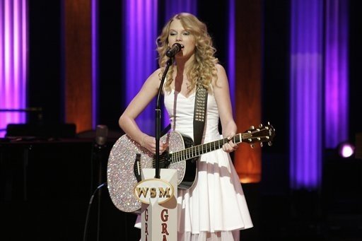 Taylor Swift — April 14 - Grand Ole Opry — photo 18