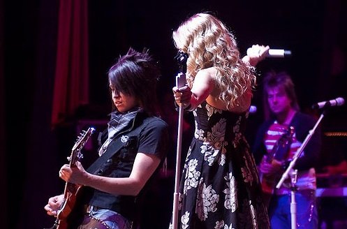 Taylor Swift — April 28 - Bishop Ireton High School — photo 7