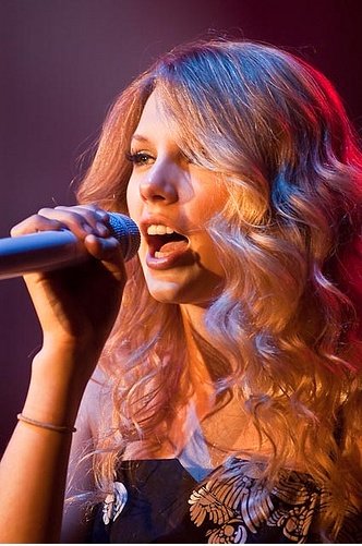 Taylor Swift — April 28 - Bishop Ireton High School — photo 11