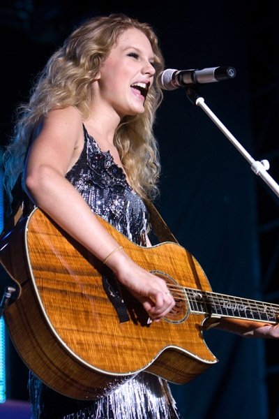 Taylor Swift — 2009 BamaJam Music and Arts Festival — photo 2