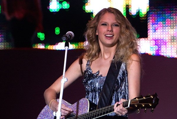 Taylor Swift — 2009 BamaJam Music and Arts Festival — photo 6