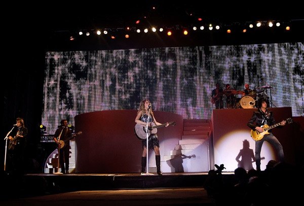 Taylor Swift — 2009 BamaJam Music and Arts Festival — photo 13