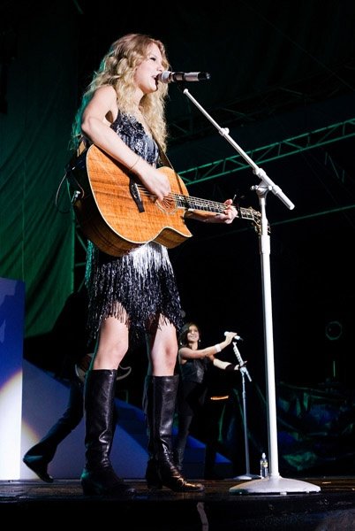 Taylor Swift — 2009 BamaJam Music and Arts Festival — photo 22