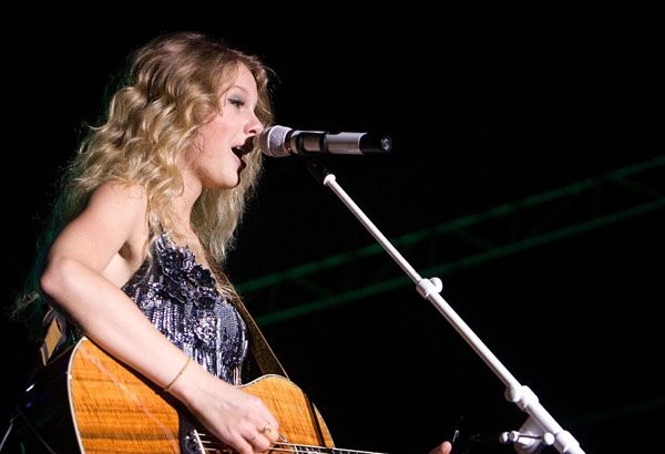 Taylor Swift — 2009 BamaJam Music and Arts Festival — photo 27