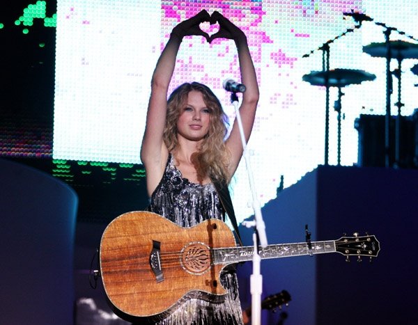 Taylor Swift — 2009 BamaJam Music and Arts Festival — photo 38