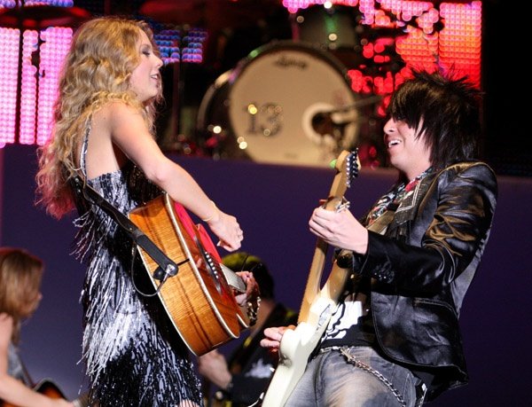 Taylor Swift — 2009 BamaJam Music and Arts Festival — photo 43