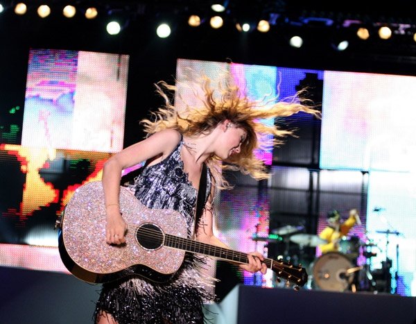 Taylor Swift — 2009 BamaJam Music and Arts Festival — photo 51