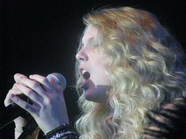Taylor Swift — @ Brisbane, Australia — photo 2