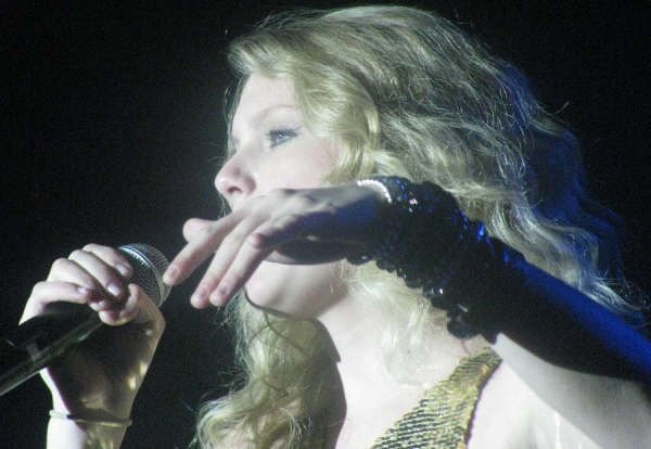 Taylor Swift — @ Brisbane, Australia — photo 9