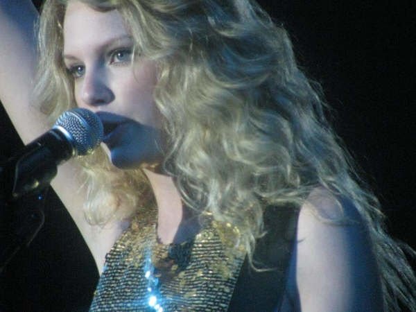 Taylor Swift — @ Brisbane, Australia — photo 20
