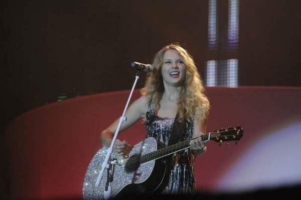 Taylor Swift — 2009 Country USA Featival — photo 6