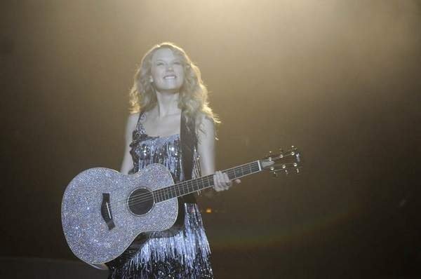 Taylor Swift — 2009 Country USA Featival — photo 7