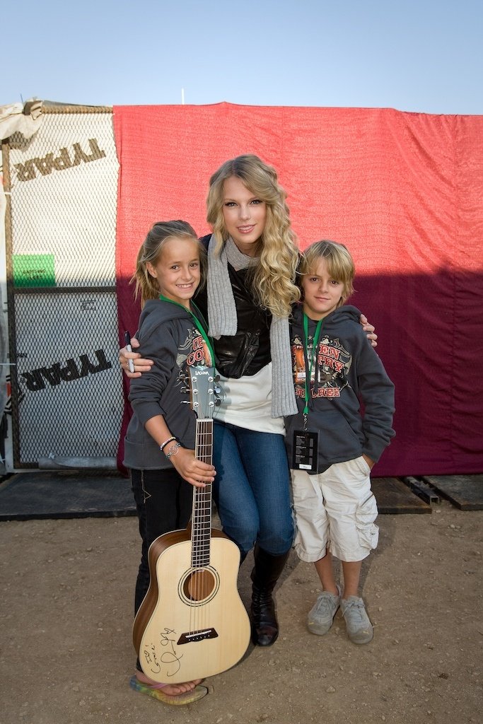 Taylor Swift — July 10 - Craven Country Jamboree — photo 8