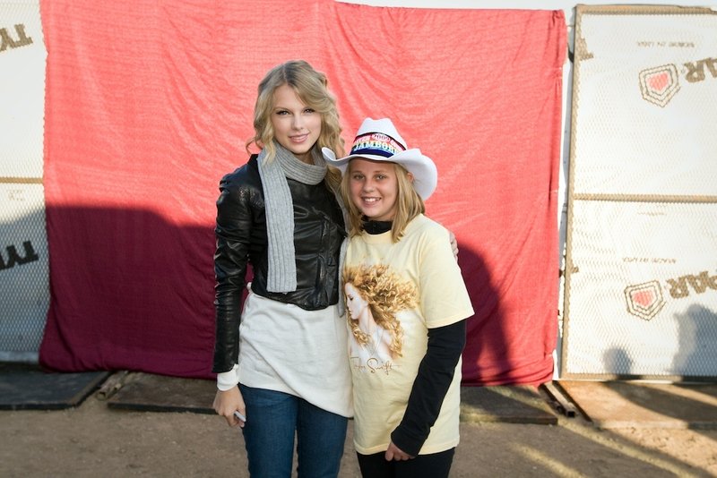 Taylor Swift — July 10 - Craven Country Jamboree — photo 9