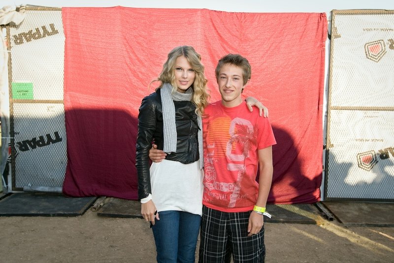 Taylor Swift — July 10 - Craven Country Jamboree — photo 13