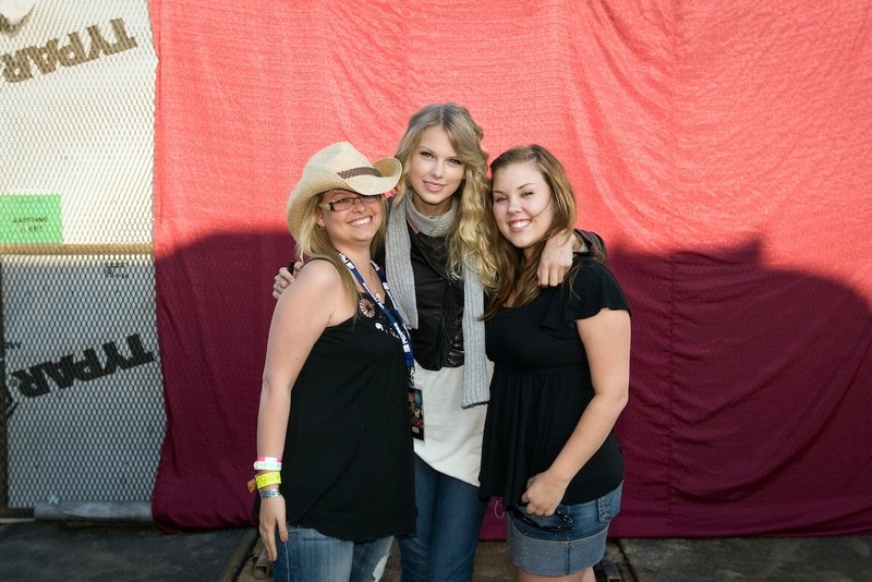 Taylor Swift — July 10 - Craven Country Jamboree — photo 19