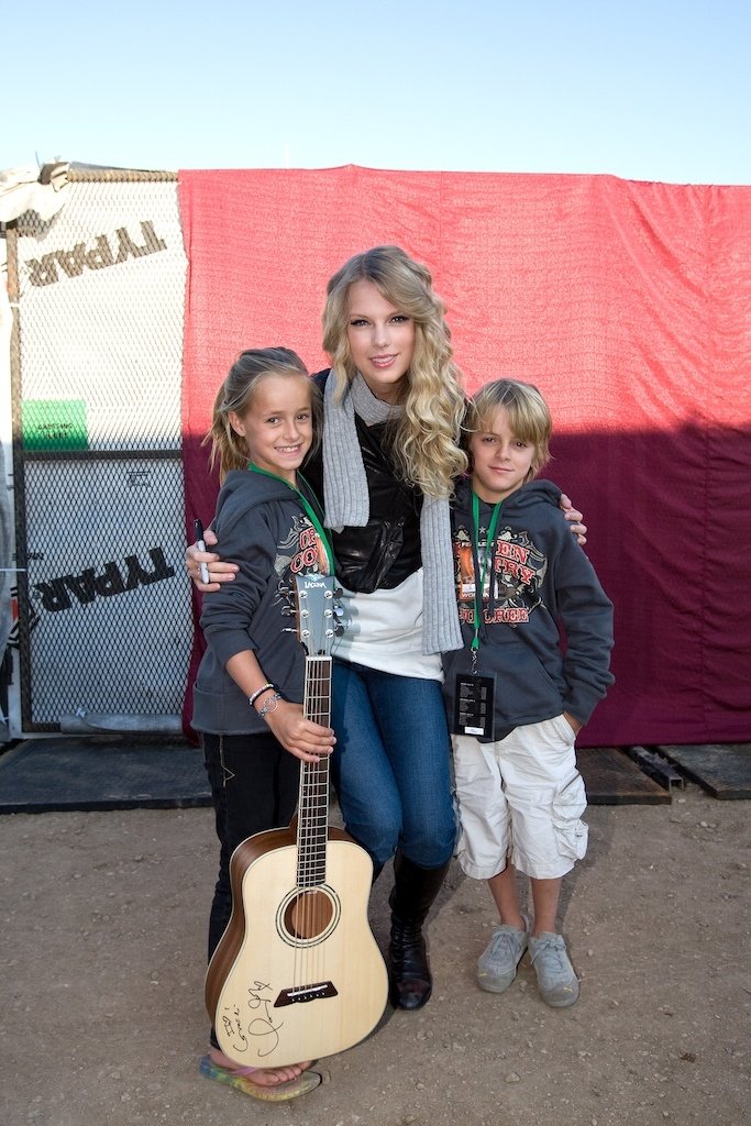 Taylor Swift — July 10 - Craven Country Jamboree — photo 21