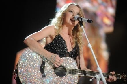Taylor Swift — June 14 - CMA Music Festival — photo 30