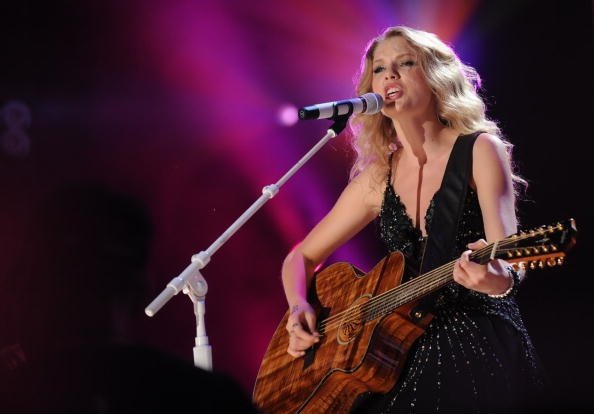 Taylor Swift — June 14 - CMA Music Festival — photo 50